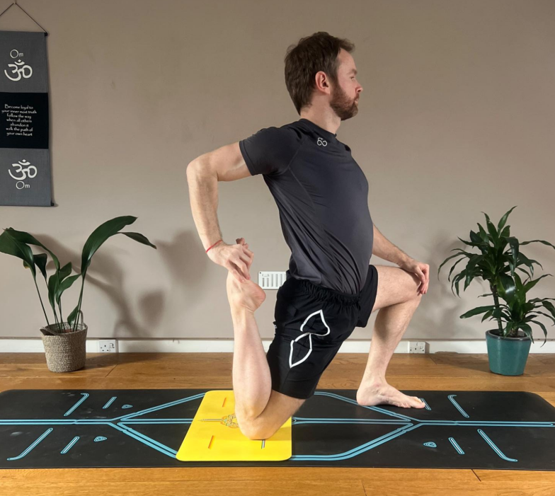 Kneeling Lunge (‘Quad’ stretch)