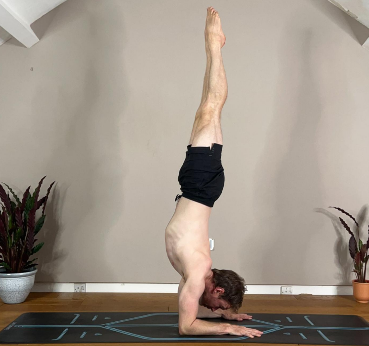 Pincha Mayurasana